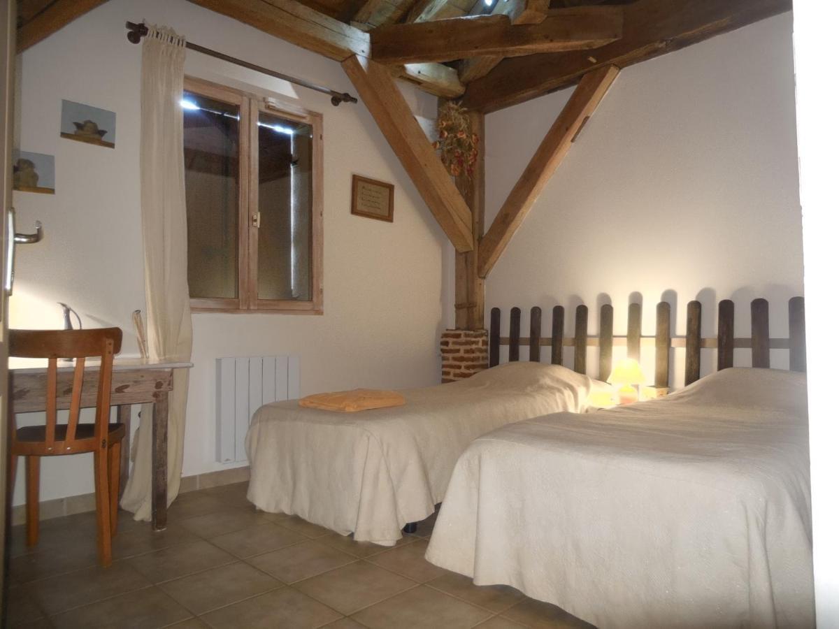 Gite De La Jument Grise Lescheroux Buitenkant foto
